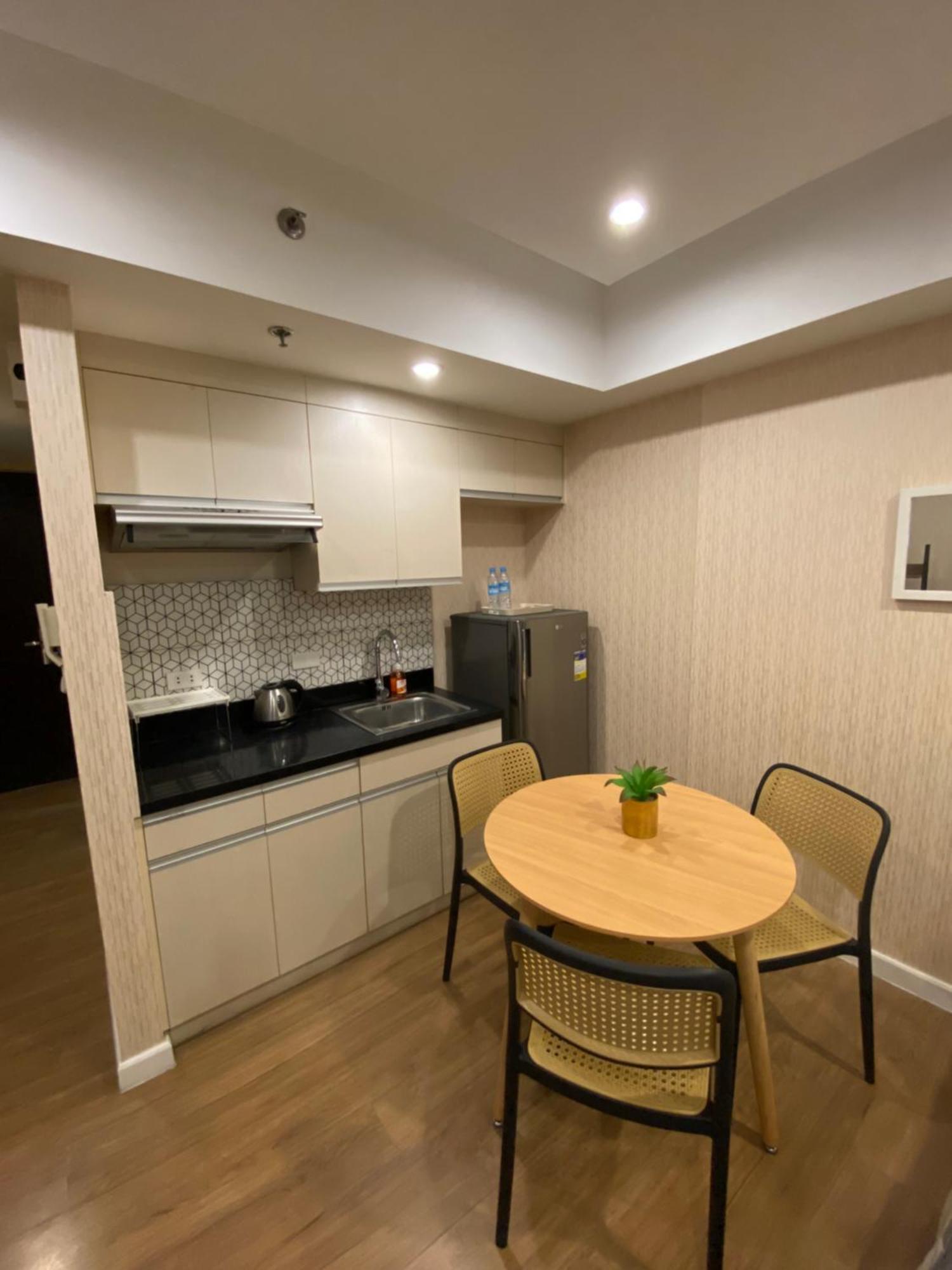 Feels Like Home Condos Abreeza Place Tower 1 & 2 Davao Bagian luar foto